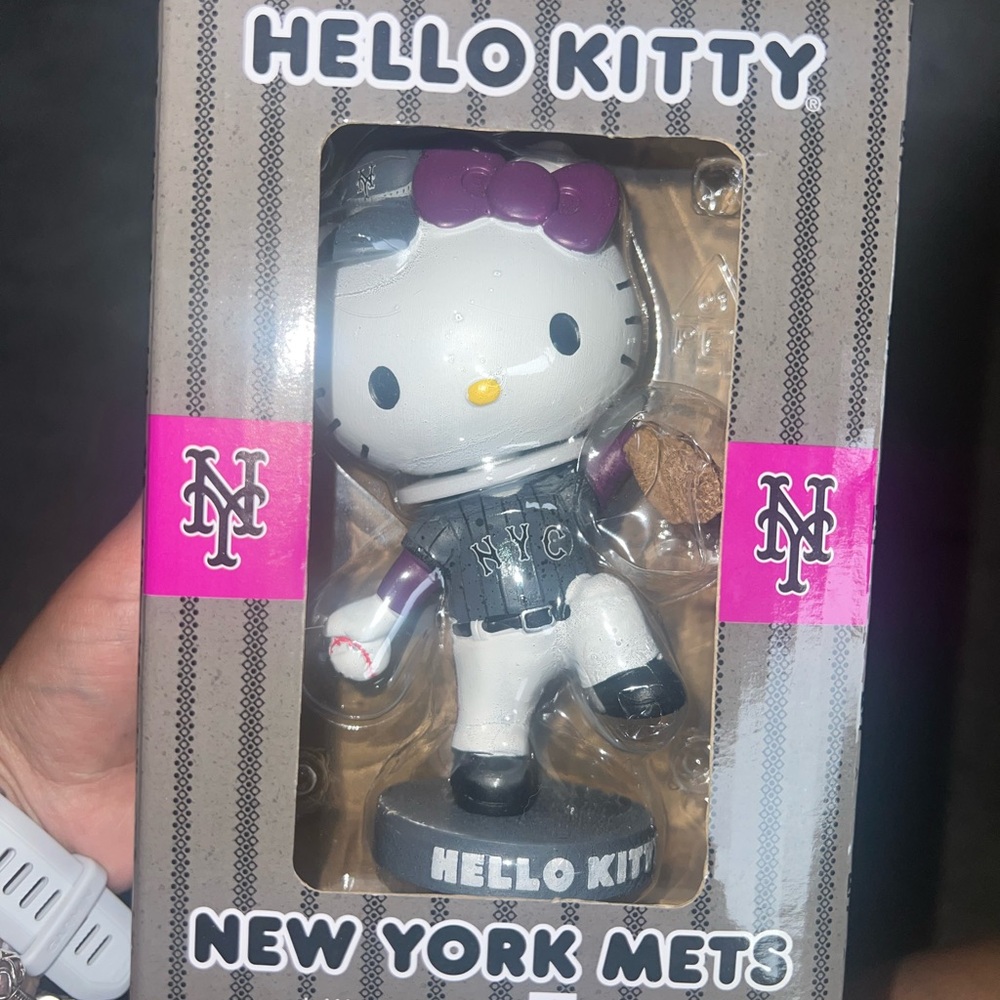 Hello Kitty New York Mets Bobblehead